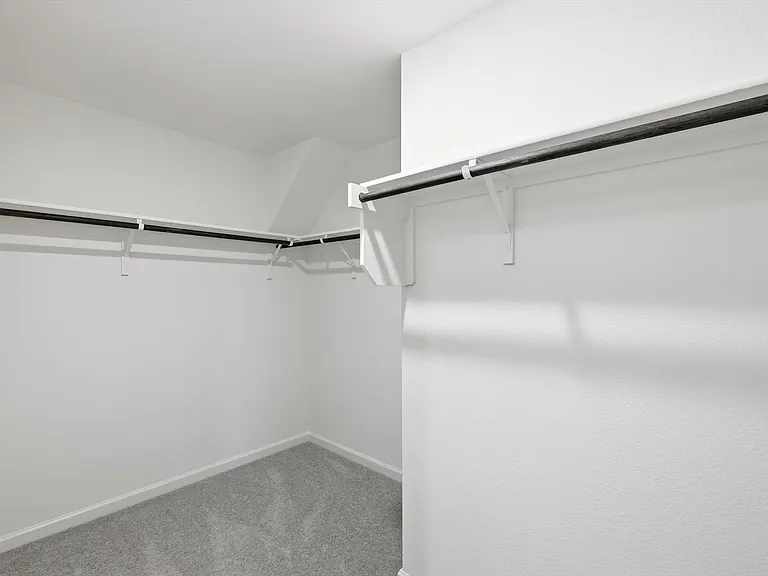 2106 Meadow Park Dr — Photo 30
