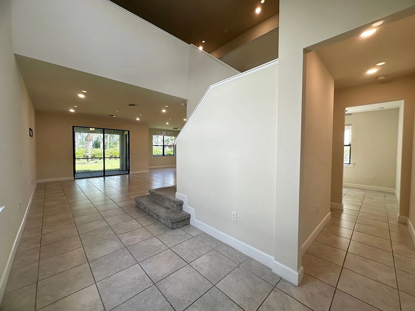 Amazing Location! Modern & Spacious 3 Bed 2.5 Bath in South Fort Myers Gated Community — Photo 2