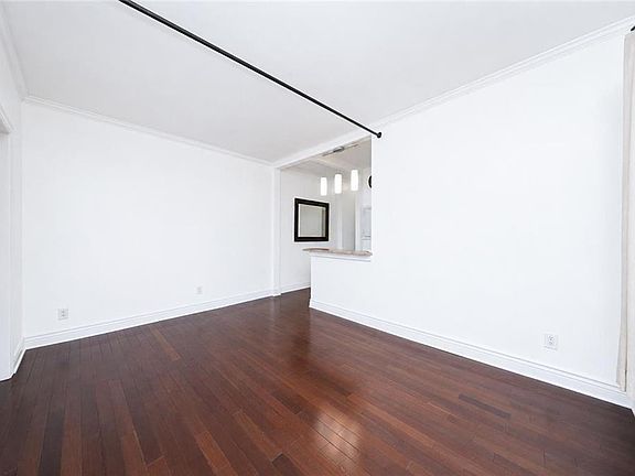 4th image of 605 41st St APT C