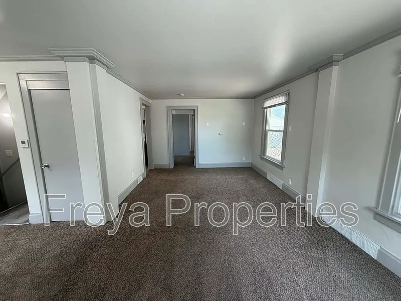 4 bed, 2.0 bath, 1529 sqft, $1,700 — Photo 2