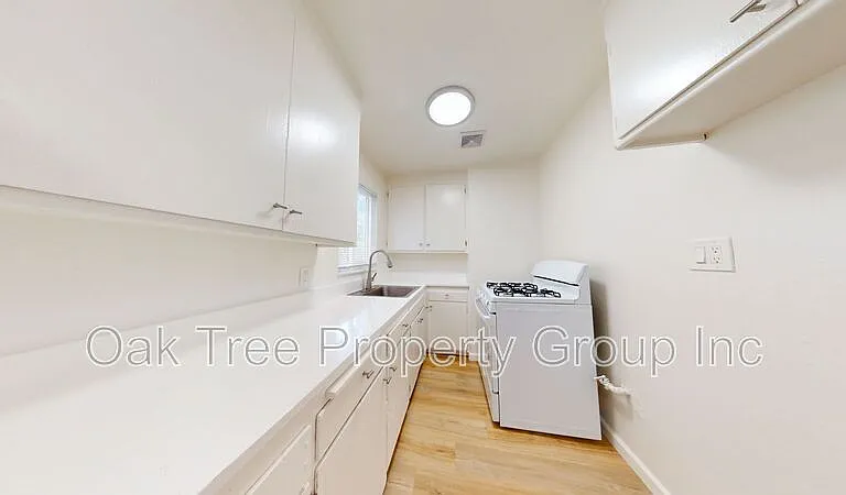 6506 Foothill Blvd #C — Photo 4