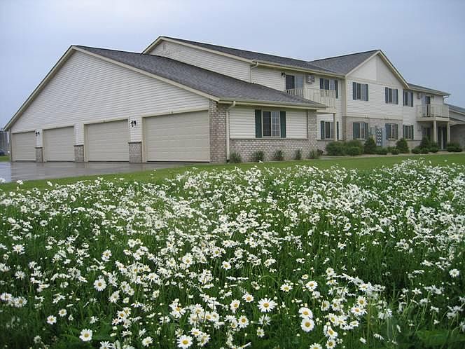 1st image of 225 Park Ln