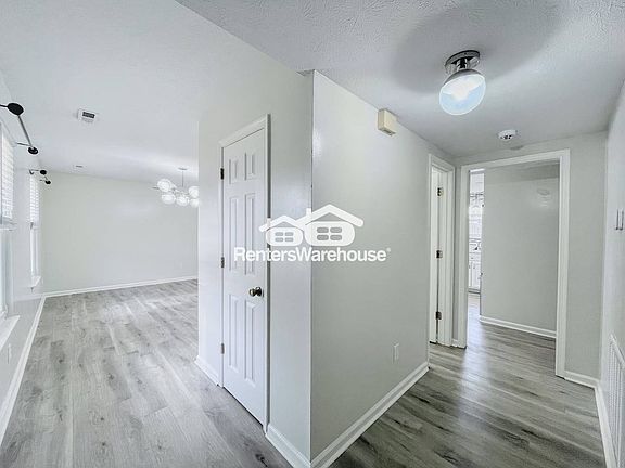 3rd image of 835 Deer Path Trl