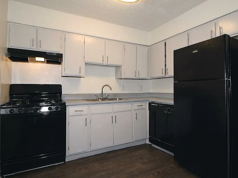 Ashford Costa Azure_clients_model_kitchen-1