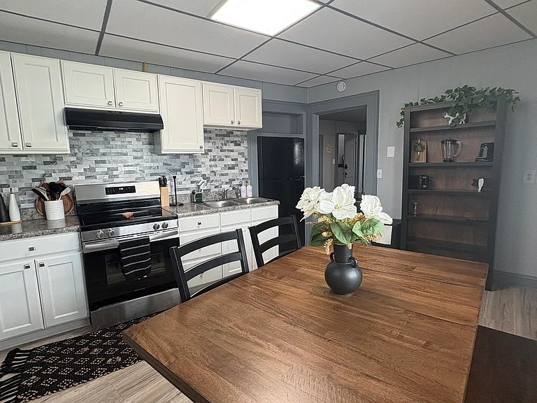 229 E Main St #201 — Photo 3