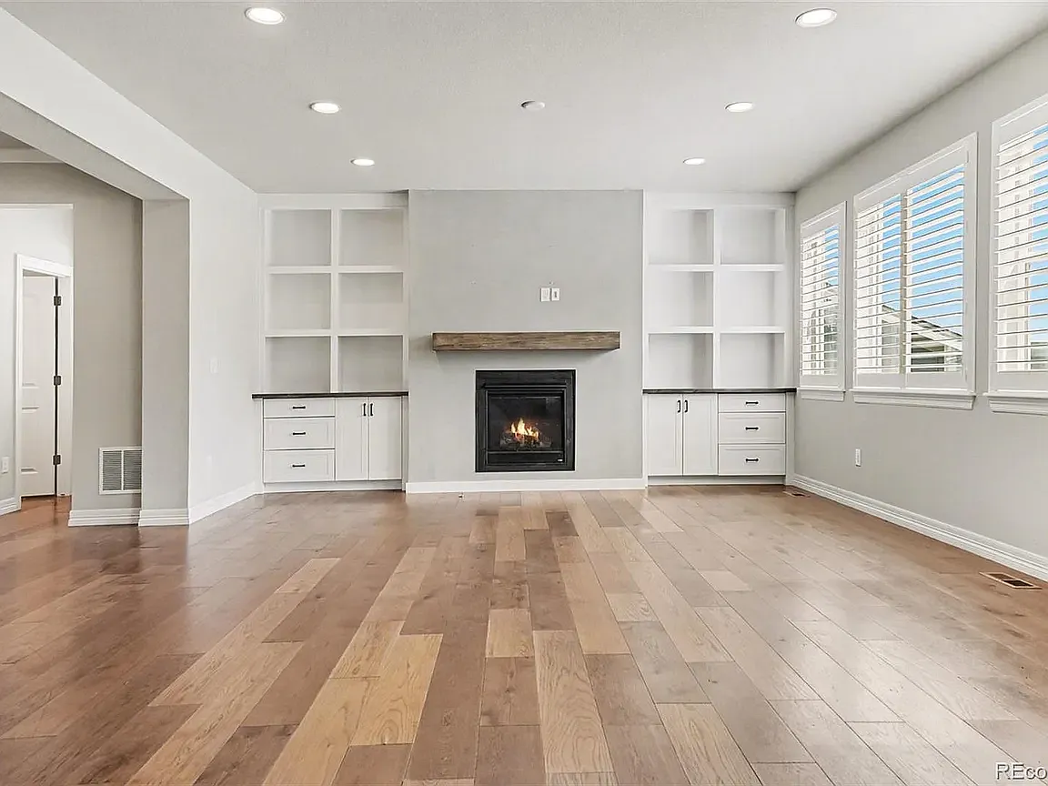 4 bed, 4398 sqft, $4,100 — Photo 3