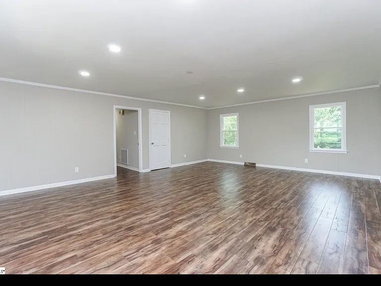 103 Newman Dr — Photo 5