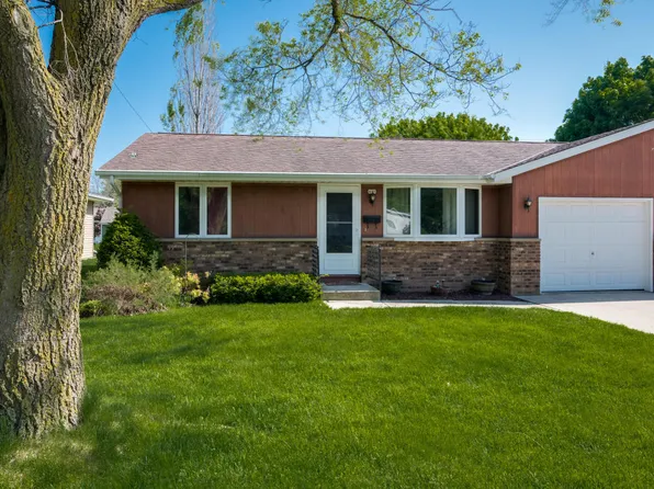 405 W Union Ave, Cedar Grove, WI 53013