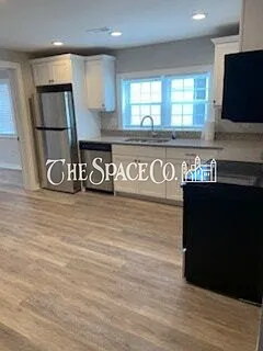 3 bed, 1.0 bath, 864 sqft, $2,950 — Photo 4