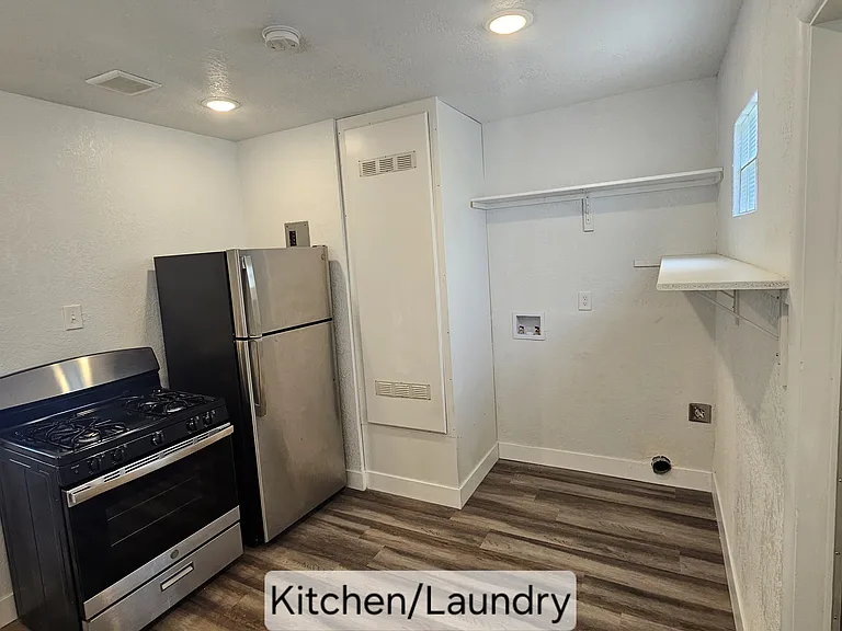1123 S Central Ave — Photo 5