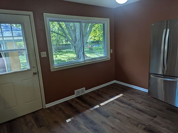 5th image of 715 Highland Ave