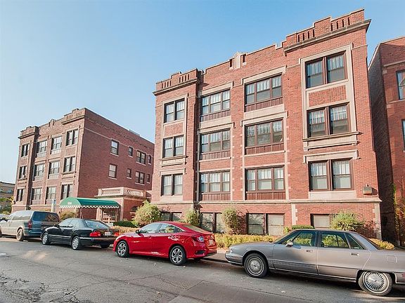 2nd image of 5316 S Dorchester Ave #425