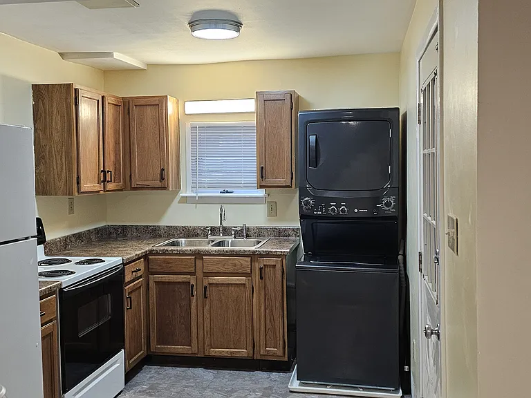 641 Foleys Ct #A — Photo 7