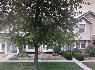 1249 Monaco Ln #4, Saint Charles, MO 63303