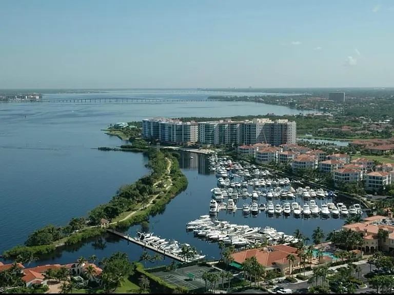 Overhead view of the Gulf Harbour Marina and the Caloosahatchee River