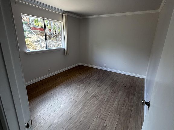 4th image of 9303 Crest Dr