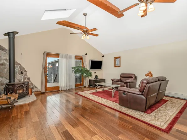 39 Central Avenue, Amityville, NY 11701