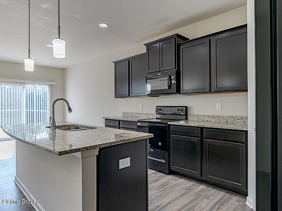 5th image of 415 Vildana Way