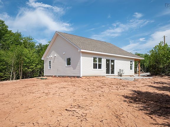 4th image of 83 Maverick Ln