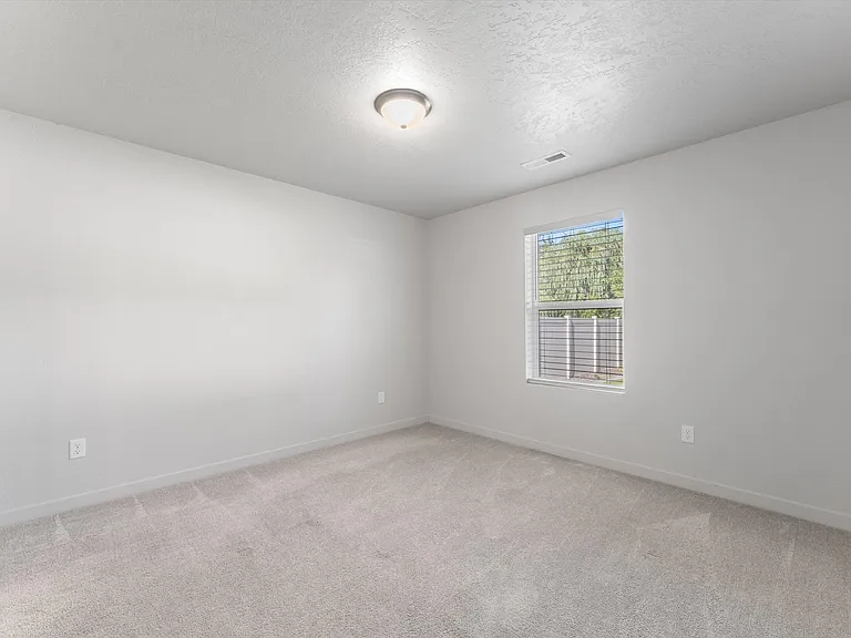 15090 N Bonelli Ave — Photo 12