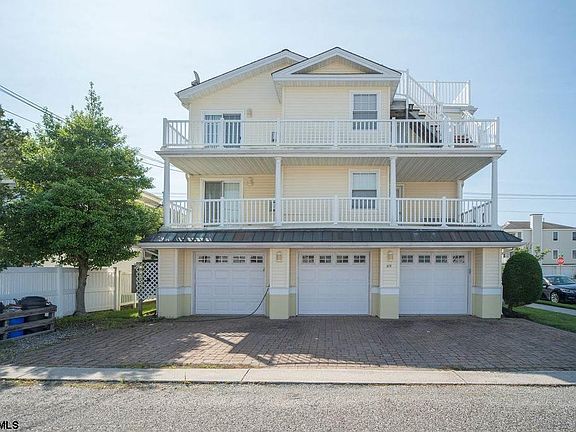2nd image of 317 22nd St #2
