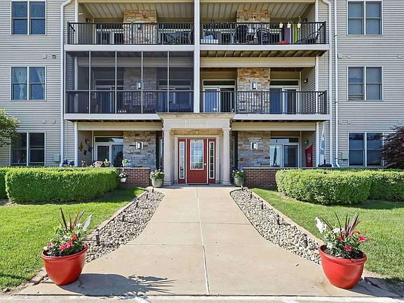 2nd image of 1871 Stone Gate Cir Unit 4