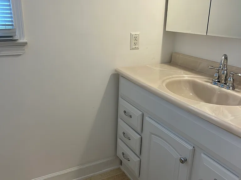 105 Kay Dee St — Photo 7