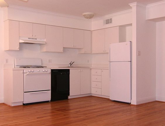 3rd image of 765 Westwood Dr #8734842