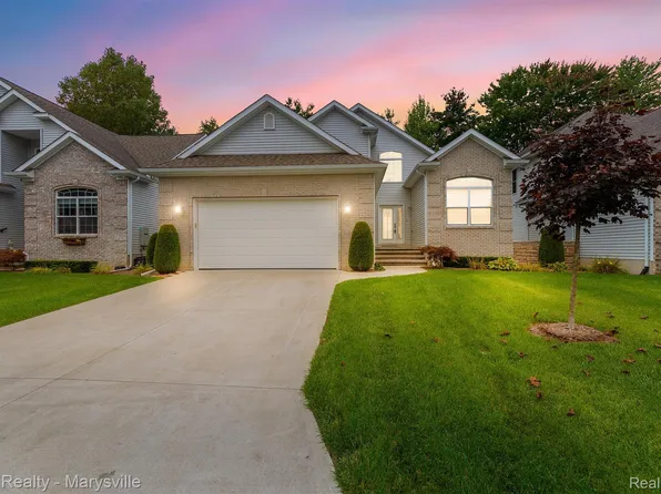 3105 Aberdeen Ct, Port Huron, MI 48060