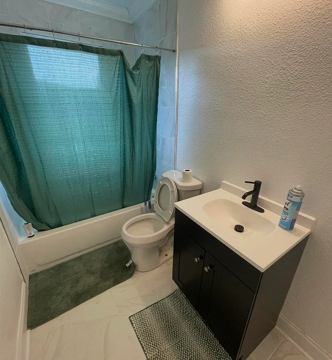 3 bed, 1182 sqft, $1,200 — Photo 2
