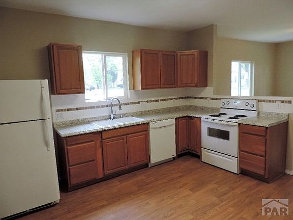 5th image of 601 Acero Ave