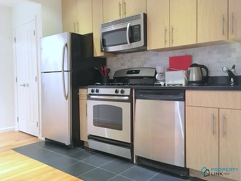 145 Mulberry St #2C — Photo 2