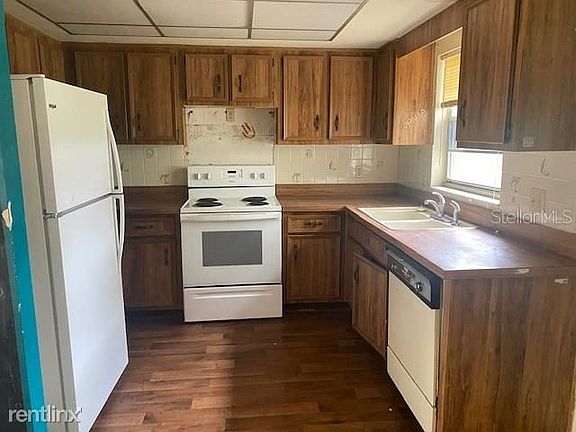 4th image of 3821R Alpert Dr