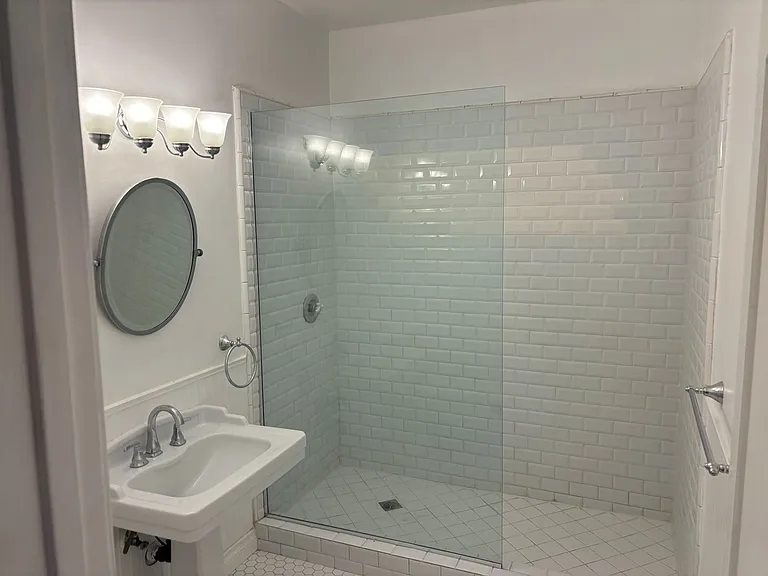 6284-6286 Commodore Sloat Dr — Photo 7