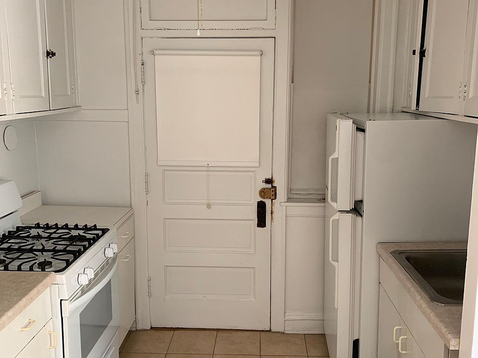 1st image of 1610 W Sunnyside Ave #2F