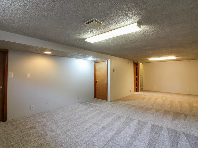 1907 Hood Ave — Photo 16