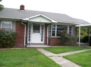 624 Sunset Dr, Mount Airy, NC 27030