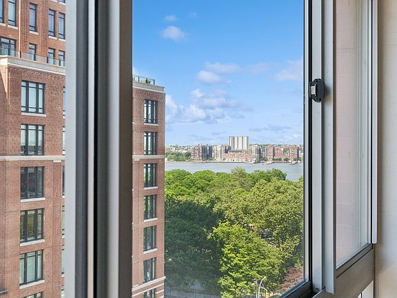 5th image of 555 W 23rd St APT S10k