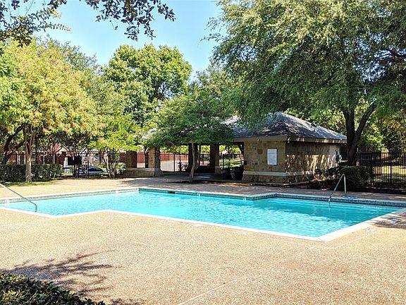 4th image of 7031 Aspen Creek Ln