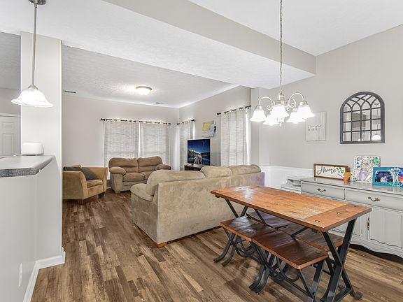 4th image of 113 Villa Way