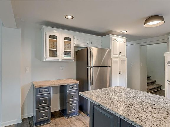 5th image of 113 Topping Ave