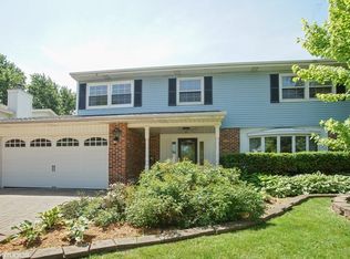 807 W White Oak St, Arlington Heights, IL 60005