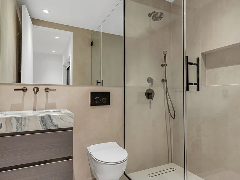 453 Hudson St #1G — Photo 8