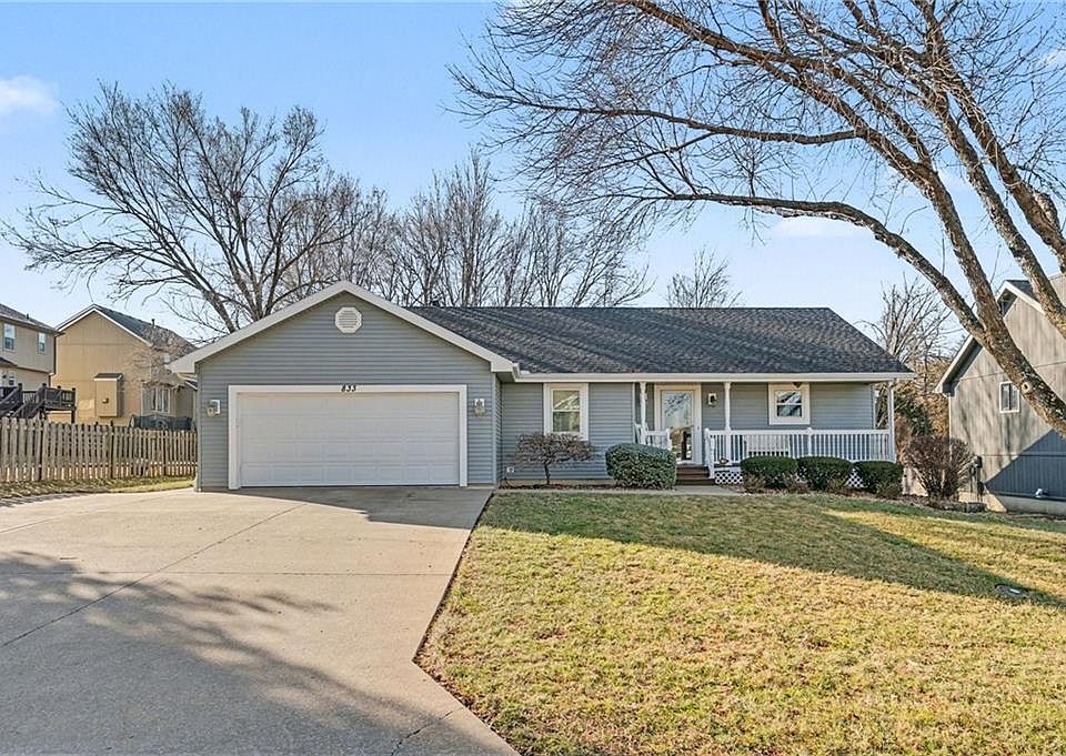 833 Park Ave, Leavenworth, KS 66048 | Zillow