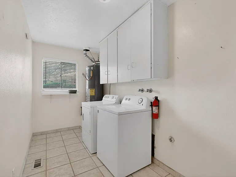 9912 Dorothy Pl NE — Photo 19