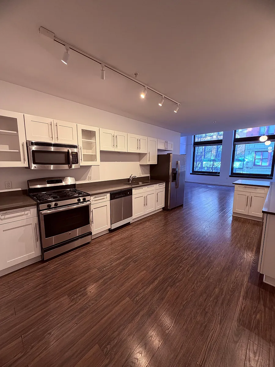 Floor plan 204