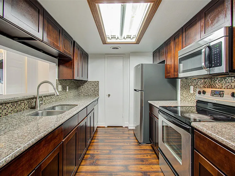 12633 Memorial Dr #152 — Photo 4