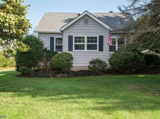 102 Kosciuszko Rd, Whitehouse Station, NJ 08889