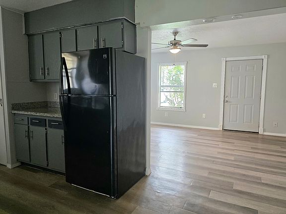 3rd image of 1614 W Blum St #1614