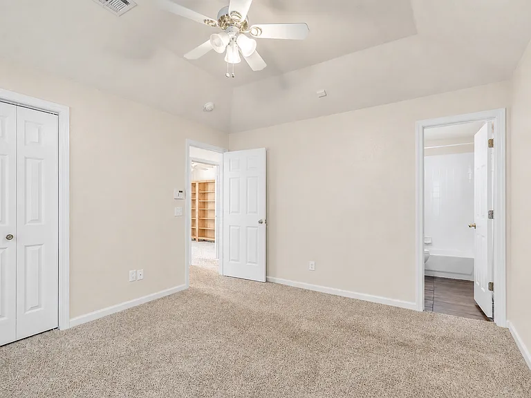 1029 Cedarcrest St — Photo 6